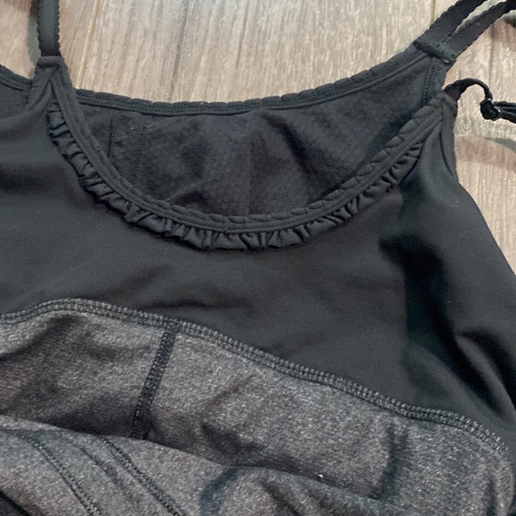 Lululemon Hot 'N Sweaty Tank 8 - Picture 9 of 10